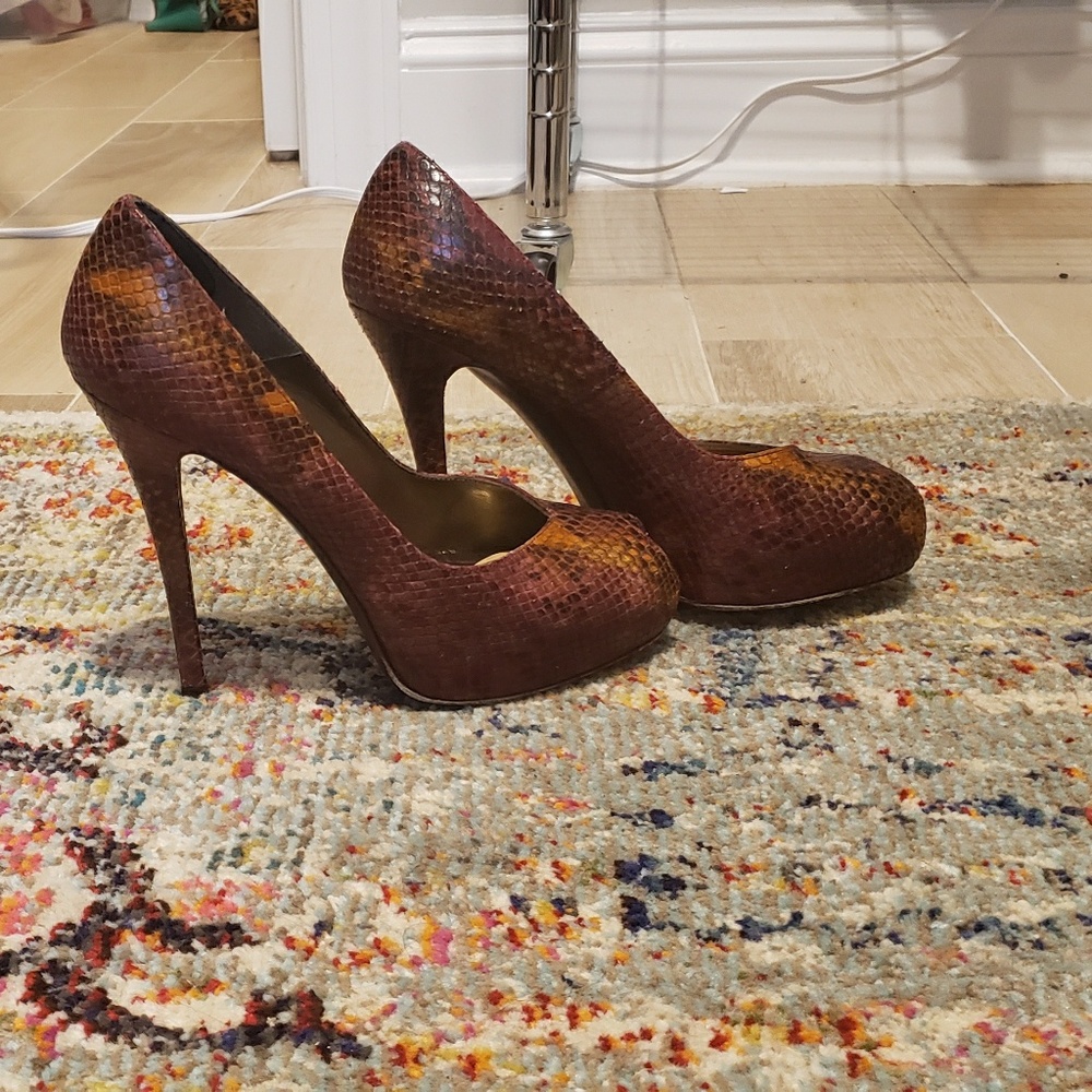 Size 8 Stuart Weitzman Stilettos